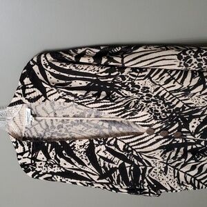 Coldwater Creek sweater women’s size xl mid-length sleeve cream background